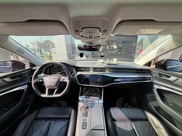 Фото 9 - Audi A7