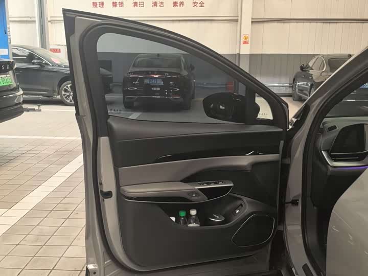 Фото 9 - Hongqi EHS7 (Tiangong 08)