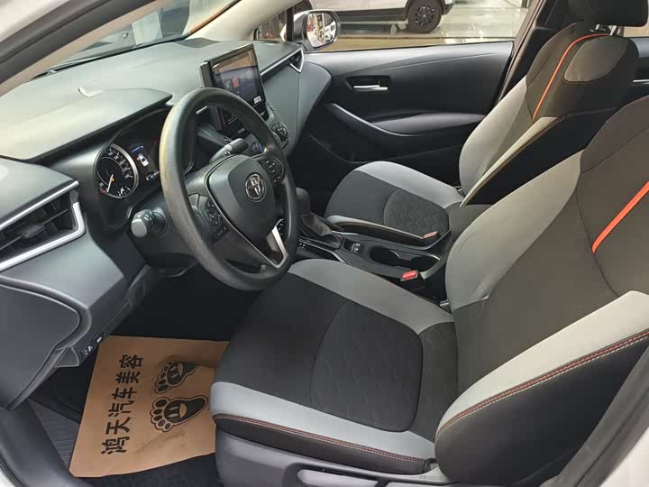 Фото 4 - Toyota Corolla