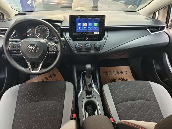 Фото 8 - Toyota Corolla