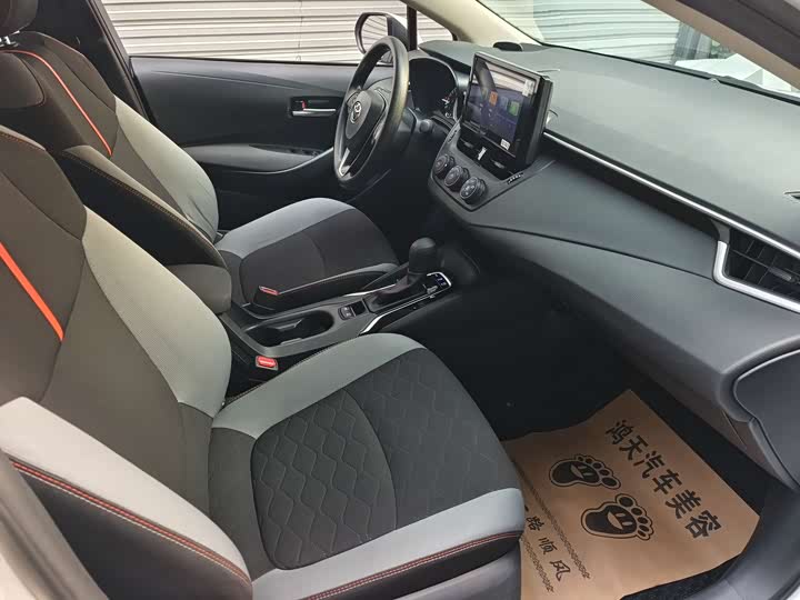 Фото 9 - Toyota Corolla