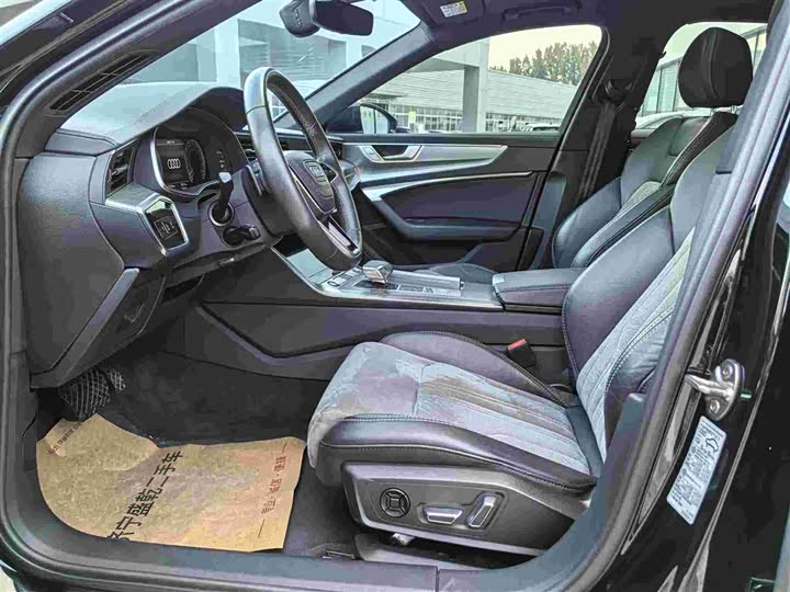 Фото 5 - Audi A6L