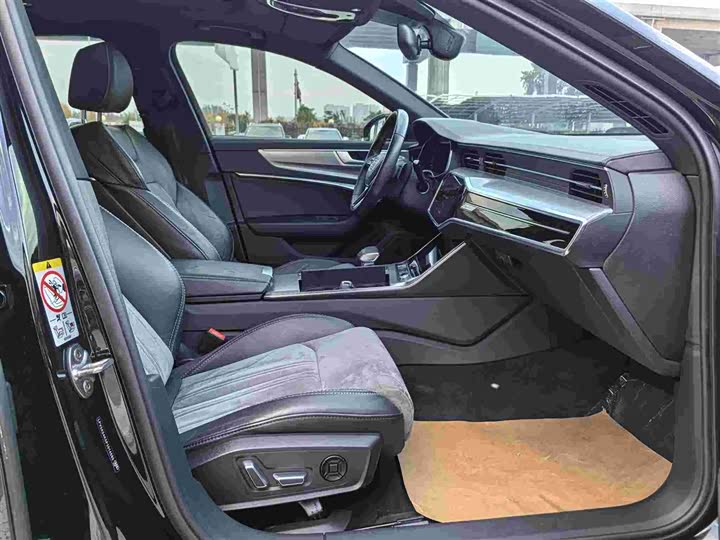 Фото 7 - Audi A6L