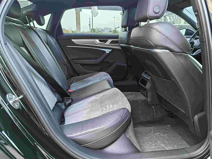 Фото 8 - Audi A6L