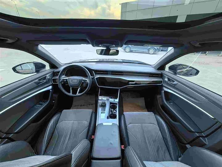 Фото 9 - Audi A6L