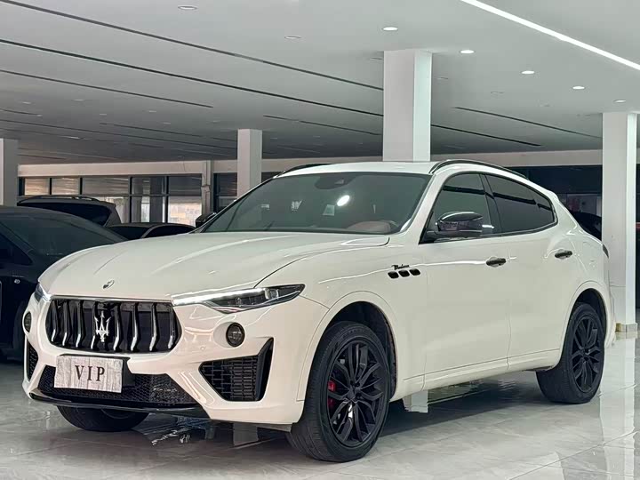 Фото 1 - Maserati Levante