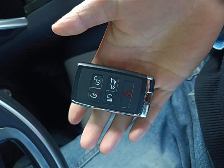 Фото 9 - Land Rover Discovery Sport