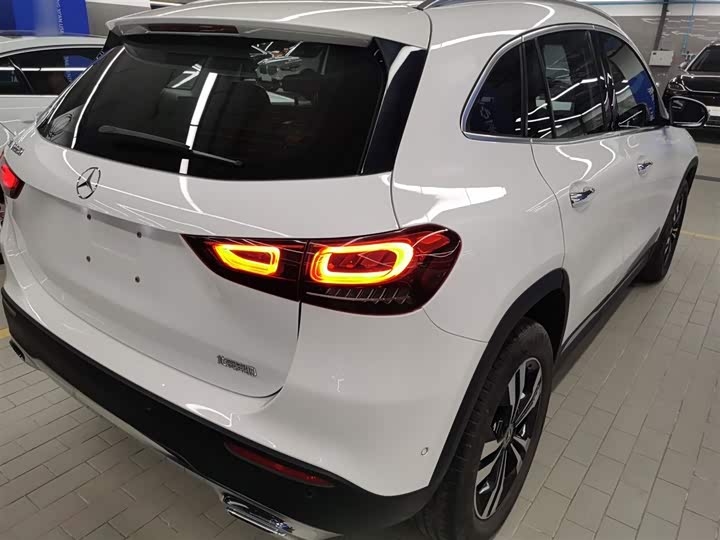 Фото 7 - Mercedes-Benz GLA-Class