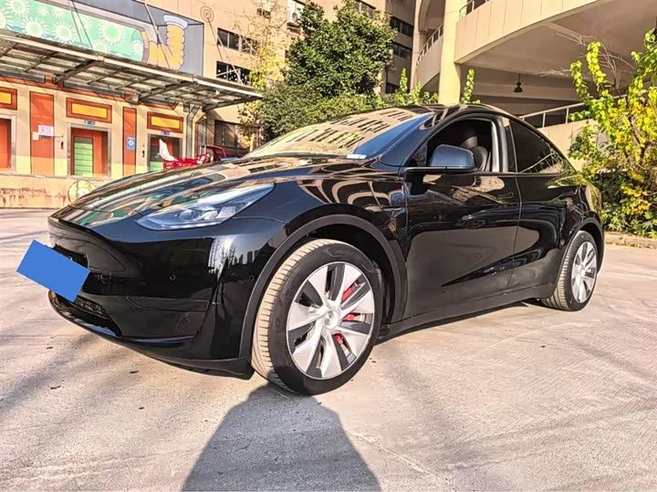 Фото 4 - Tesla Model Y