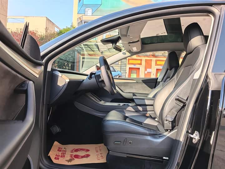 Фото 6 - Tesla Model Y