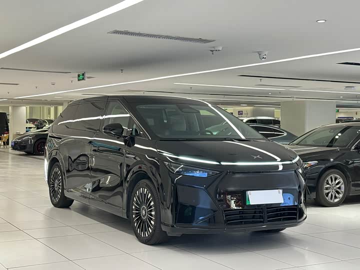 Фото 3 - XPeng X9