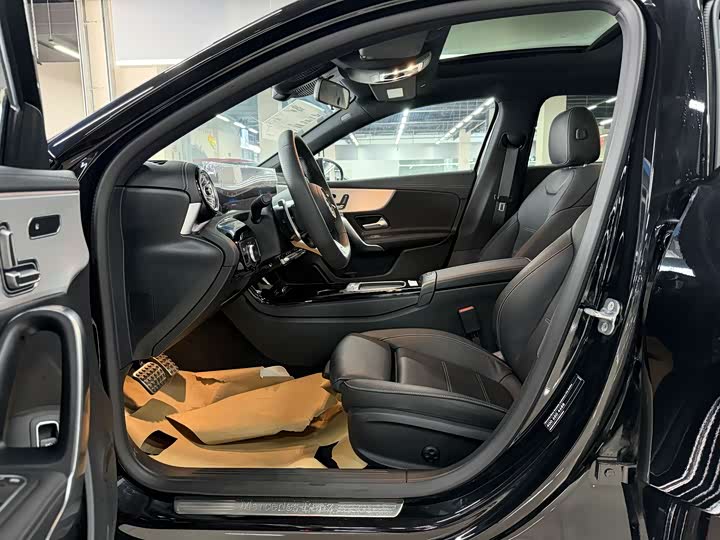 Фото 7 - Mercedes-Benz A-Class AMG