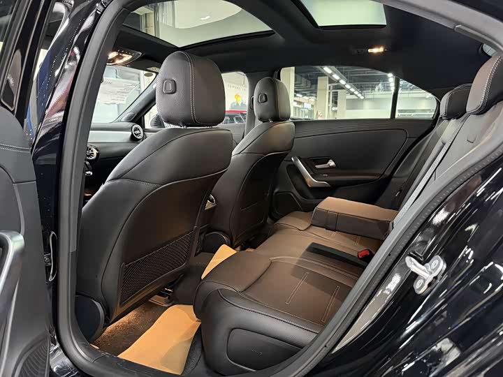 Фото 8 - Mercedes-Benz A-Class AMG