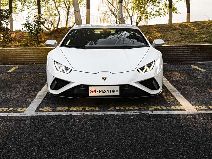 Фото 2 - Lamborghini Huracán
