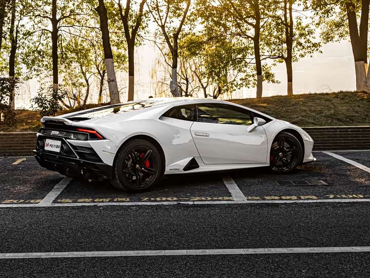 Фото 4 - Lamborghini Huracán