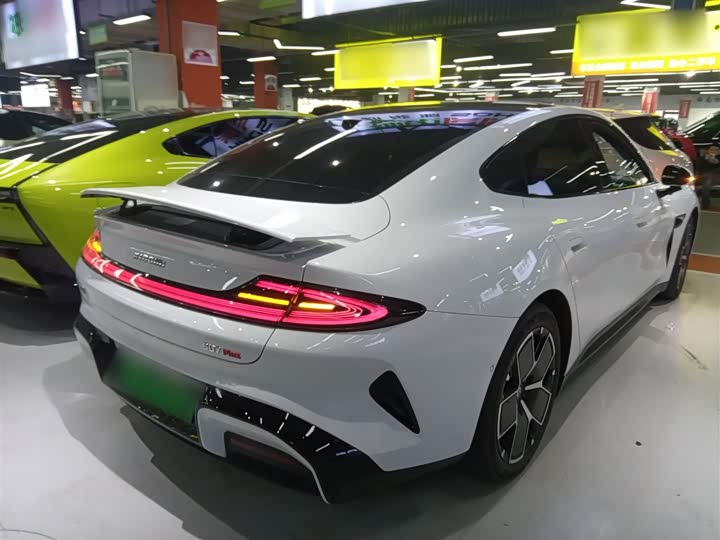 Фото 7 - Xiaomi SU7