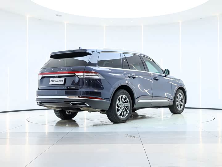 Фото 3 - Lincoln Aviator