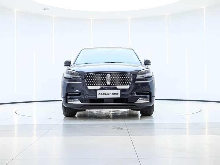 Фото 6 - Lincoln Aviator