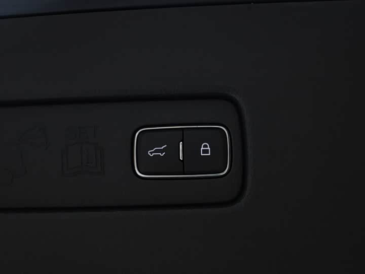 Фото 9 - Lincoln Aviator