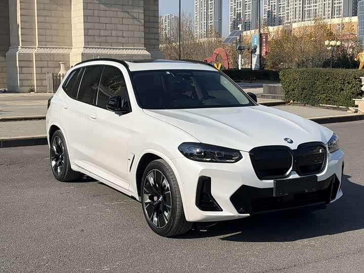 Фото 3 - BMW iX3