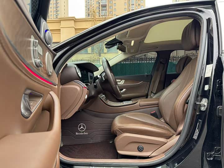 Фото 4 - Mercedes-Benz E-Class Hybrid