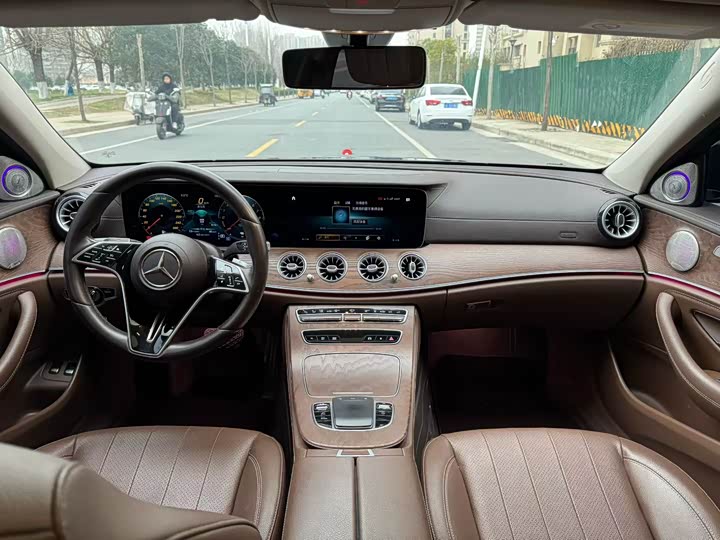 Фото 5 - Mercedes-Benz E-Class Hybrid