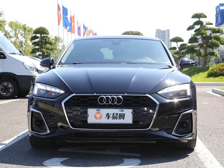 Фото 2 - Audi A5