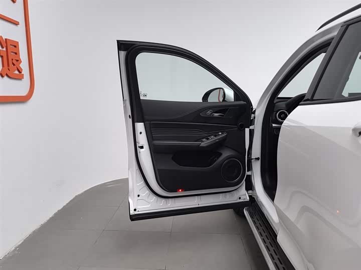 Фото 8 - Wey VV5