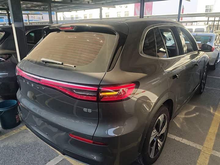 Фото 7 - Geely Galaxy E5