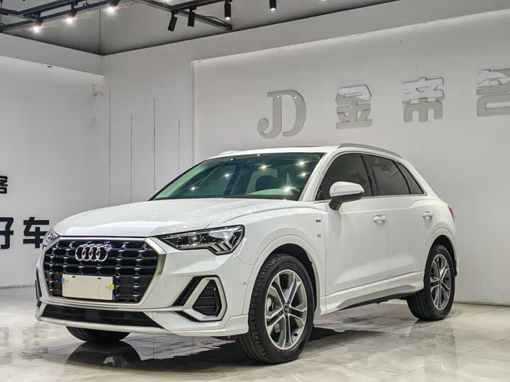 Фото 1 - Audi Q3