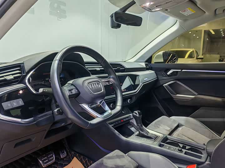 Фото 7 - Audi Q3