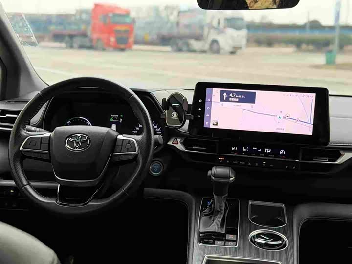 Фото 6 - Toyota Sienna