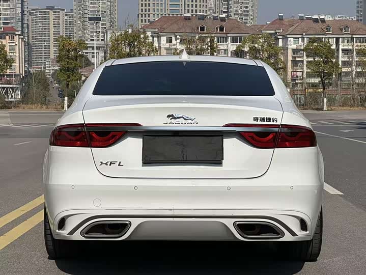Фото 5 - Jaguar XF L
