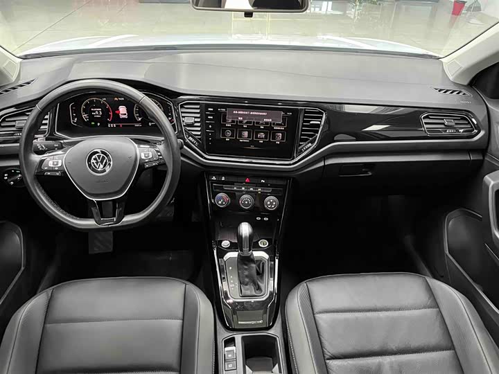 Фото 2 - Volkswagen T-Roc