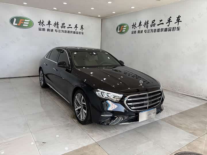 Фото 3 - Mercedes-Benz E-Class