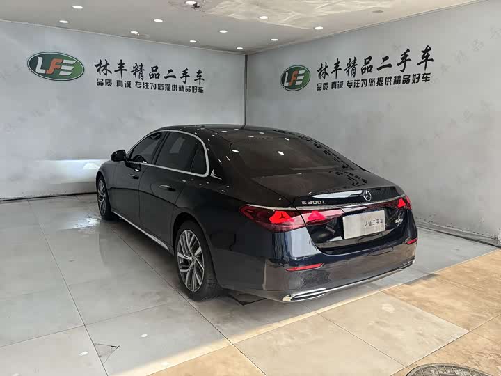 Фото 7 - Mercedes-Benz E-Class