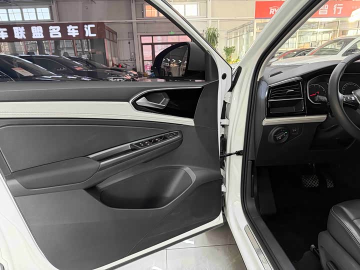 Фото 8 - Jetta VS5