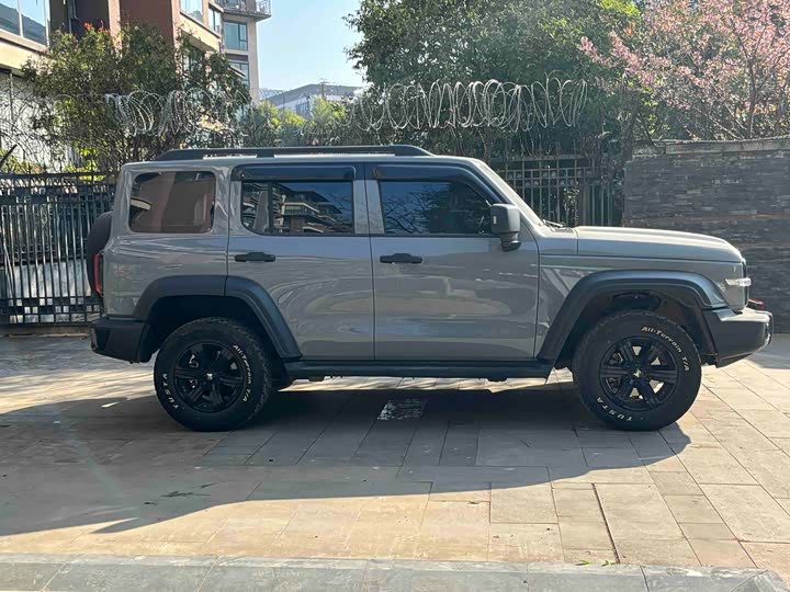 Фото 4 - Tank 300