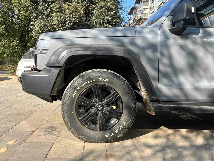 Фото 7 - Tank 300