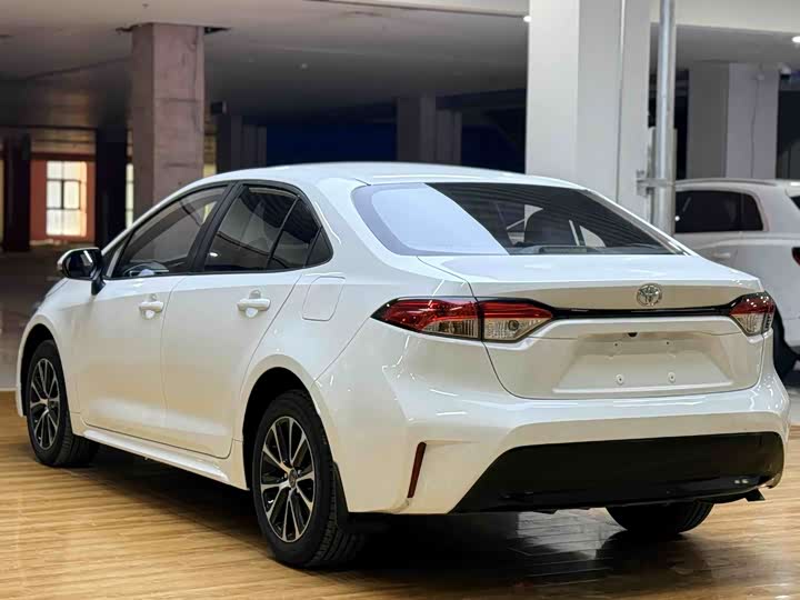 Фото 4 - Toyota Levin