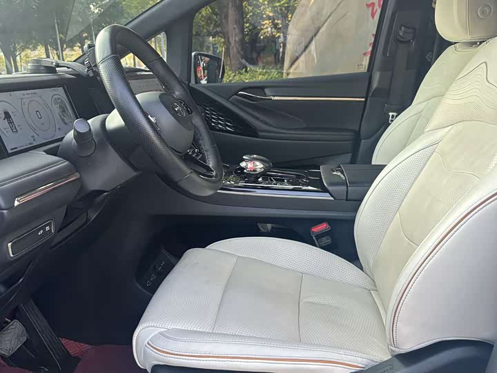 Фото 5 - GAC Trumpchi M8