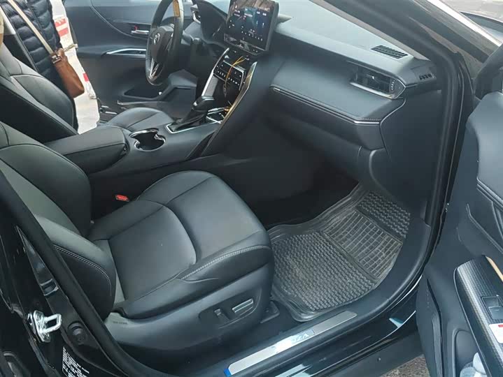 Фото 8 - Toyota Venza