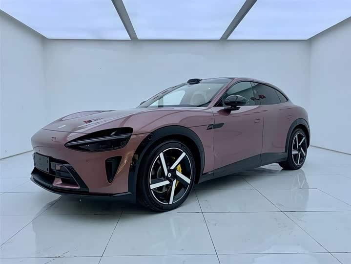 Фото 1 - Xiaomi YU7