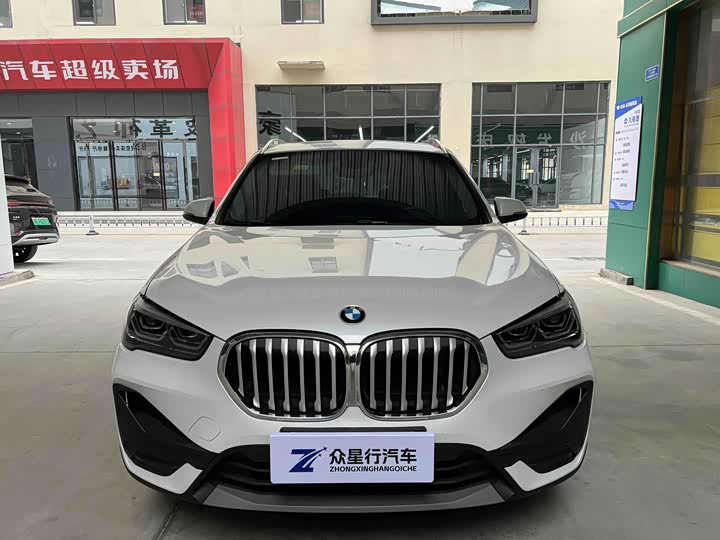 Фото 2 - BMW X1