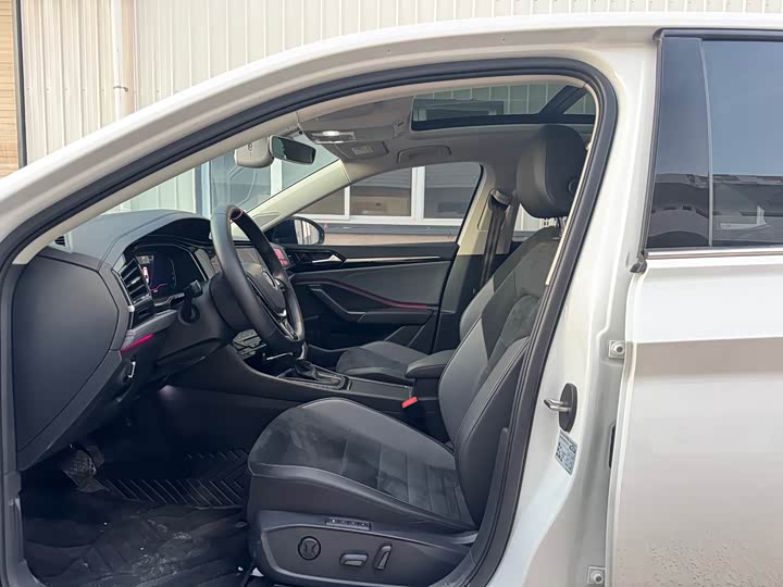 Фото 4 - Volkswagen Sagitar L