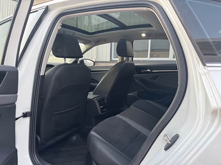 Фото 6 - Volkswagen Sagitar L