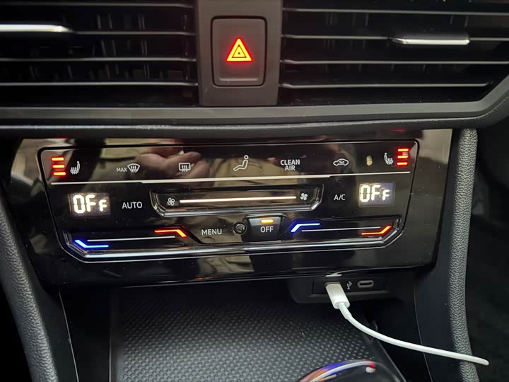 Фото 7 - Volkswagen Sagitar L