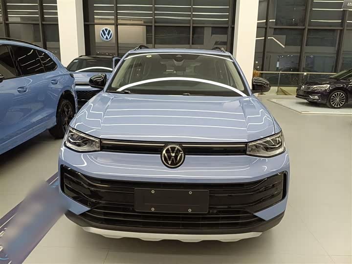 Фото 3 - Volkswagen Tharu