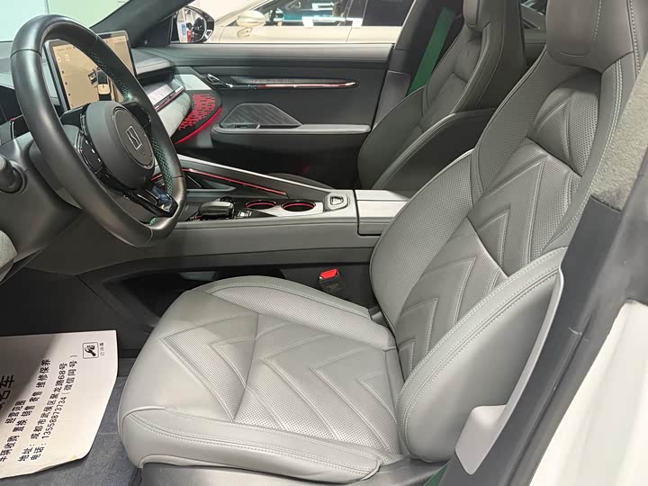 Фото 2 - Zeekr 001