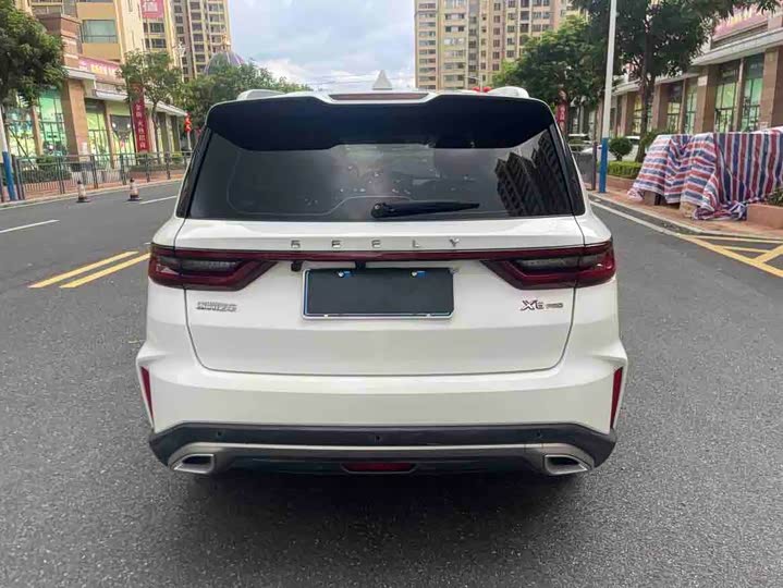 Фото 8 - Geely Vision X6